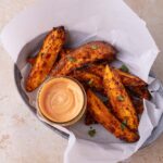 sweet potato wedges with dipping sauce