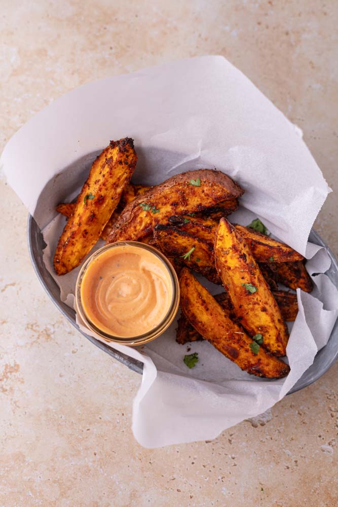 sweet potato wedges with dipping sauce