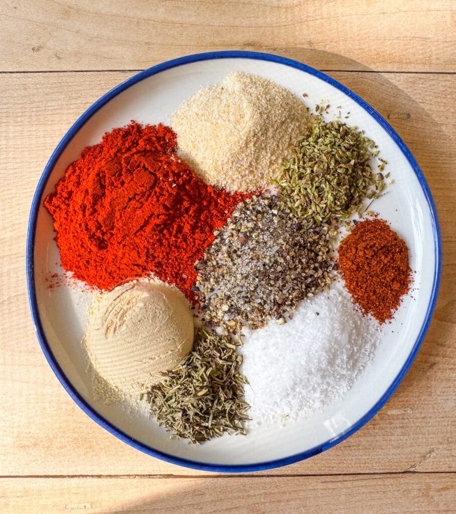 blackened seasoning ingredients paprika garlic powder onion powder oregano thyme cayenne salt pepper